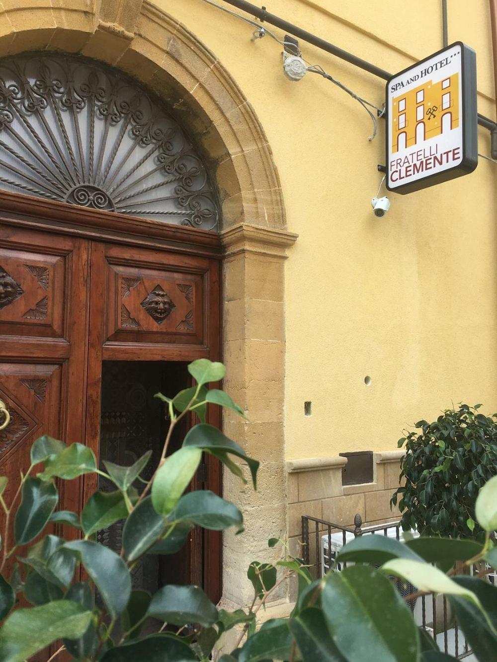 Fratelli Clemente And Hotel